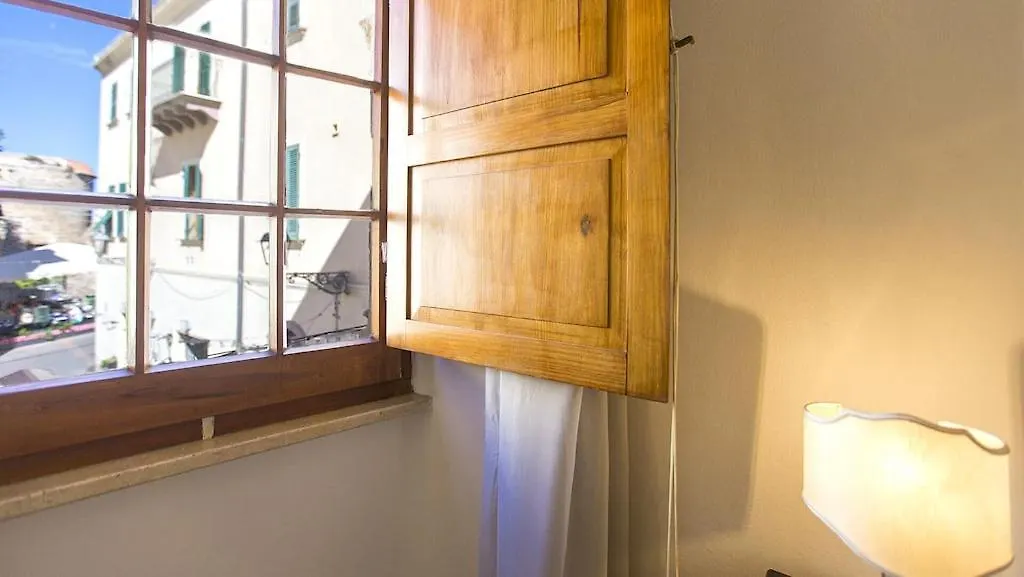 Alghero Palazzo Dalbis In Pieno Centro Per 8 Persone 0*,  Italy