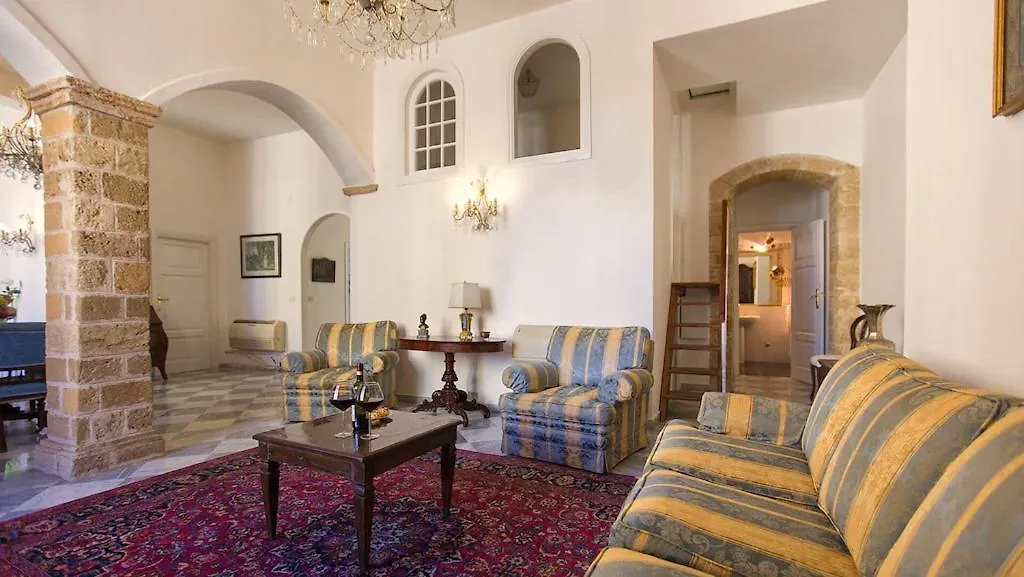 Apartment Alghero Palazzo Dalbis In Pieno Centro Per 8 Persone