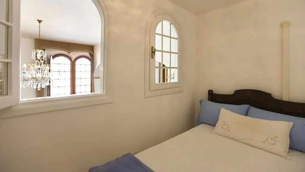 Apartment Alghero Palazzo Dalbis In Pieno Centro Per 8 Persone Italy