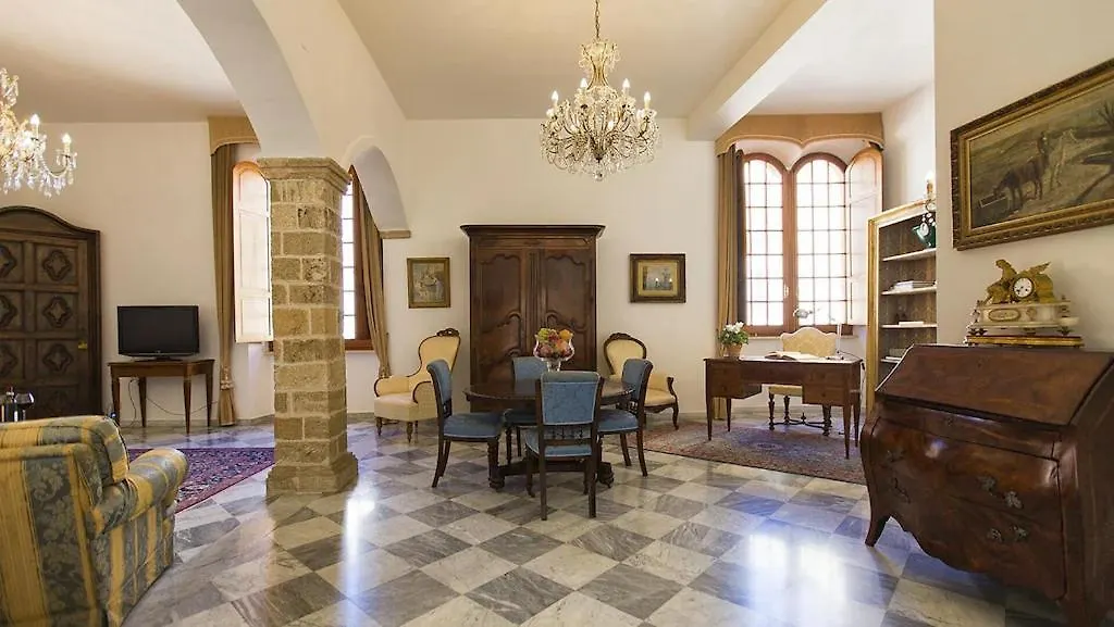 Apartment Alghero Palazzo Dalbis In Pieno Centro Per 8 Persone